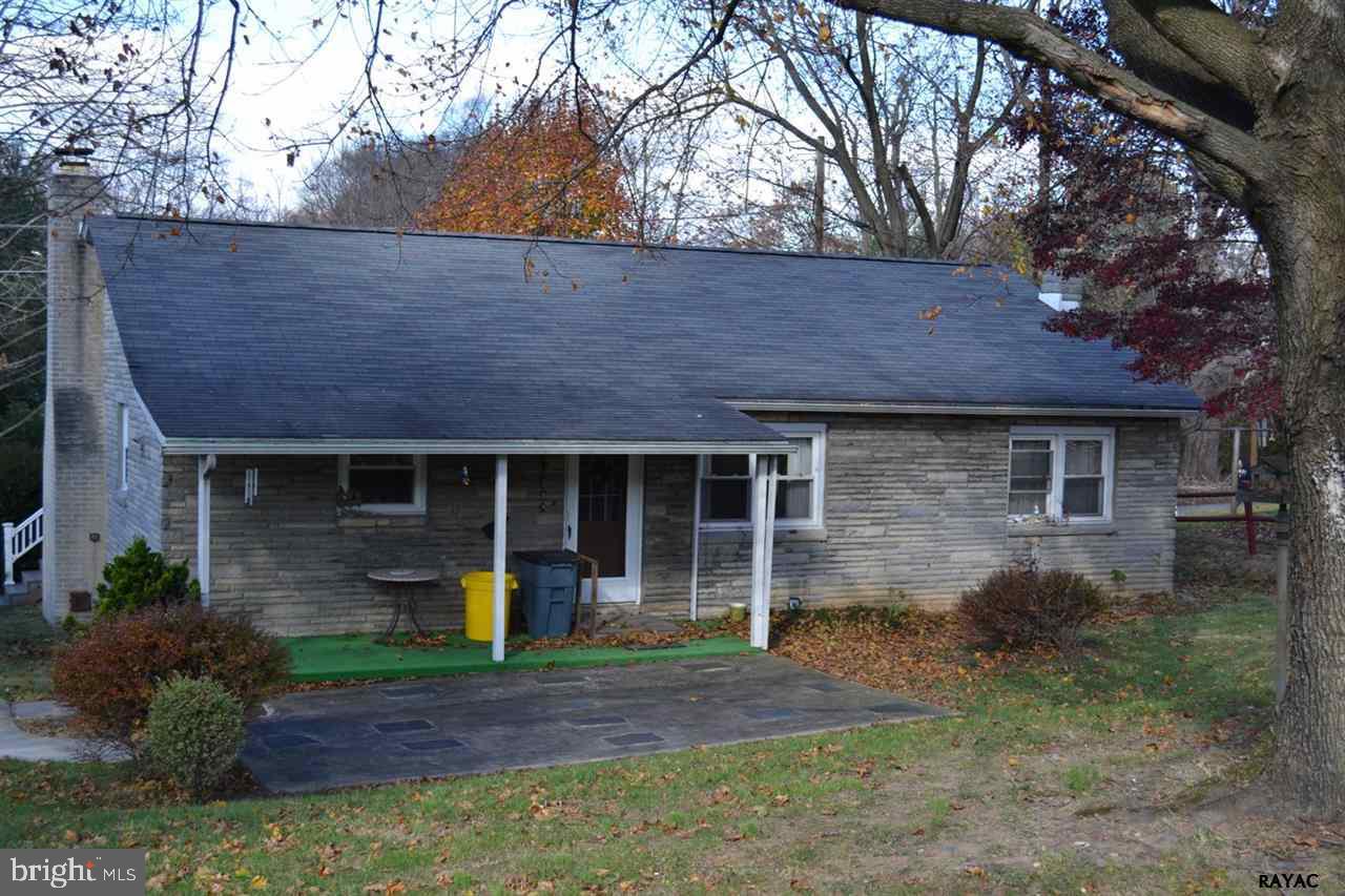 1004 Front Street Delta, PA 17314 - Photo 2 of 7