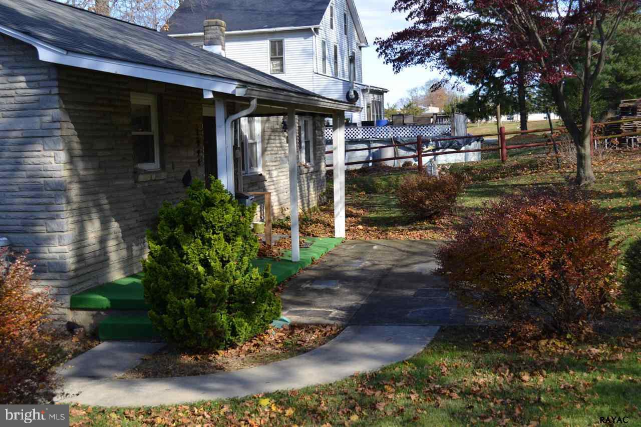 1004 Front Street Delta, PA 17314 - Photo 4 of 7