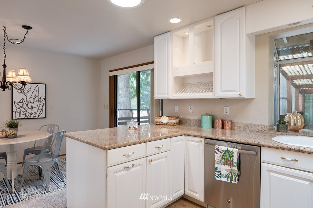 18335 129th Place Northeast Bothell, WA 98011 - Photo 14 of 32