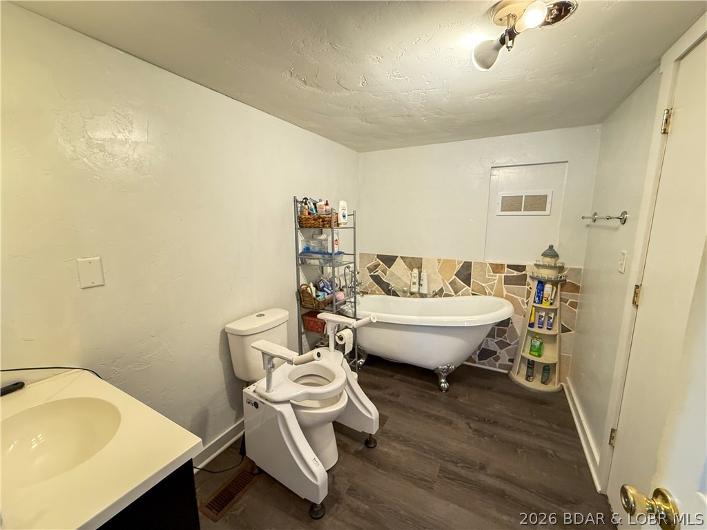 32737 North Ivy Bend Road Stover, MO 65078 - Photo 24 of 57 Bathroom, closet to right