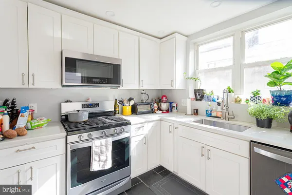 $3,295 | 613 South Taney Street, Philadelphia, PA 19146