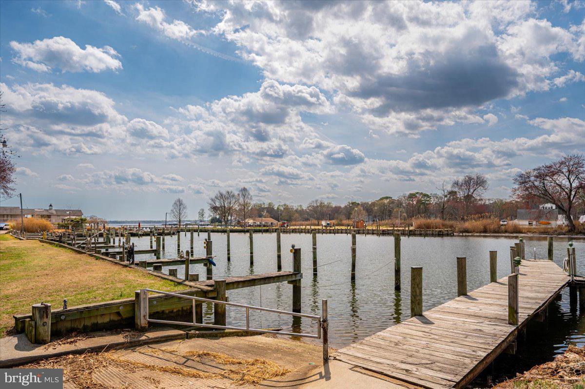 162 Sillery Bay Road Pasadena, MD 21122 - Photo 41 of 41 a view of a terrace with sitting area