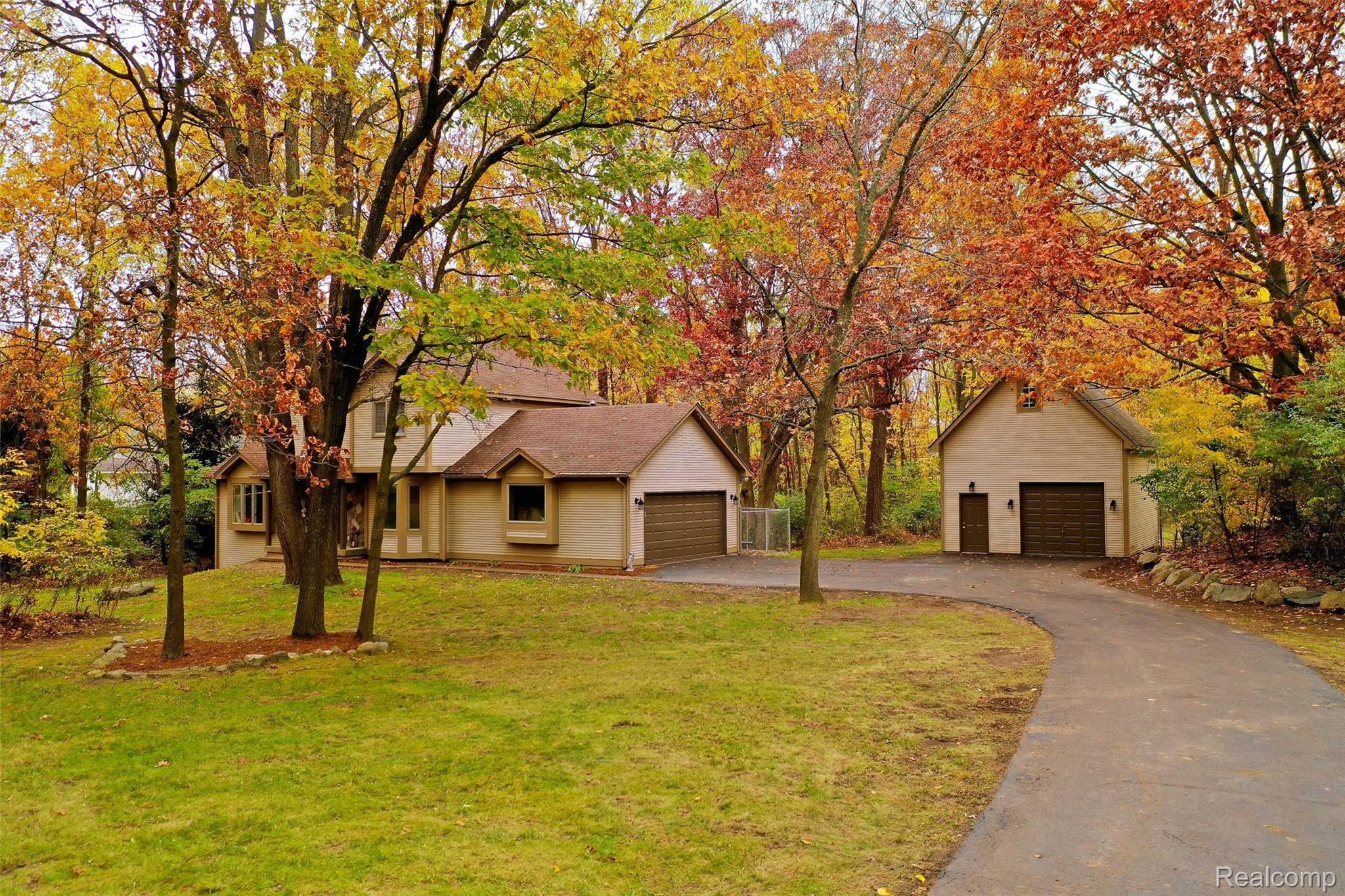 5066 Clarkston Road Clarkston, MI 48348 - Photo 8 of 29 0E80B36C-D8DC-4A3D-BBA4-CF83DB830C47.jpeg