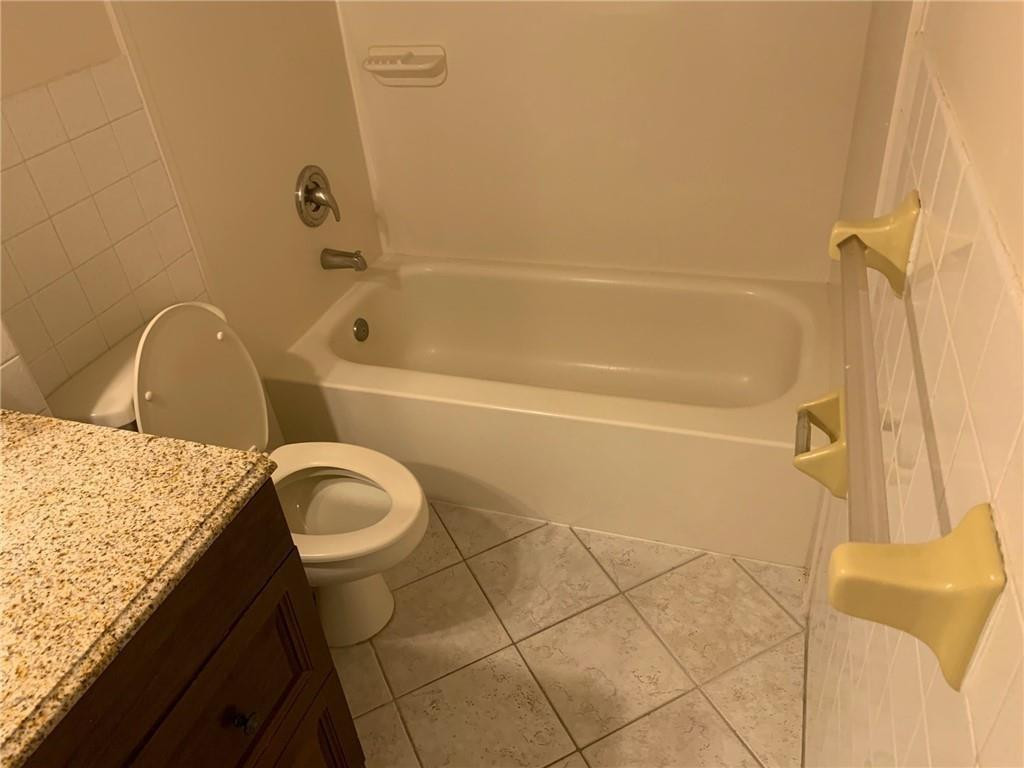 206 Southwest 1st Street, Unit J4 Pompano Beach, FL 33060 - Photo 8 of 11 Photo 8
