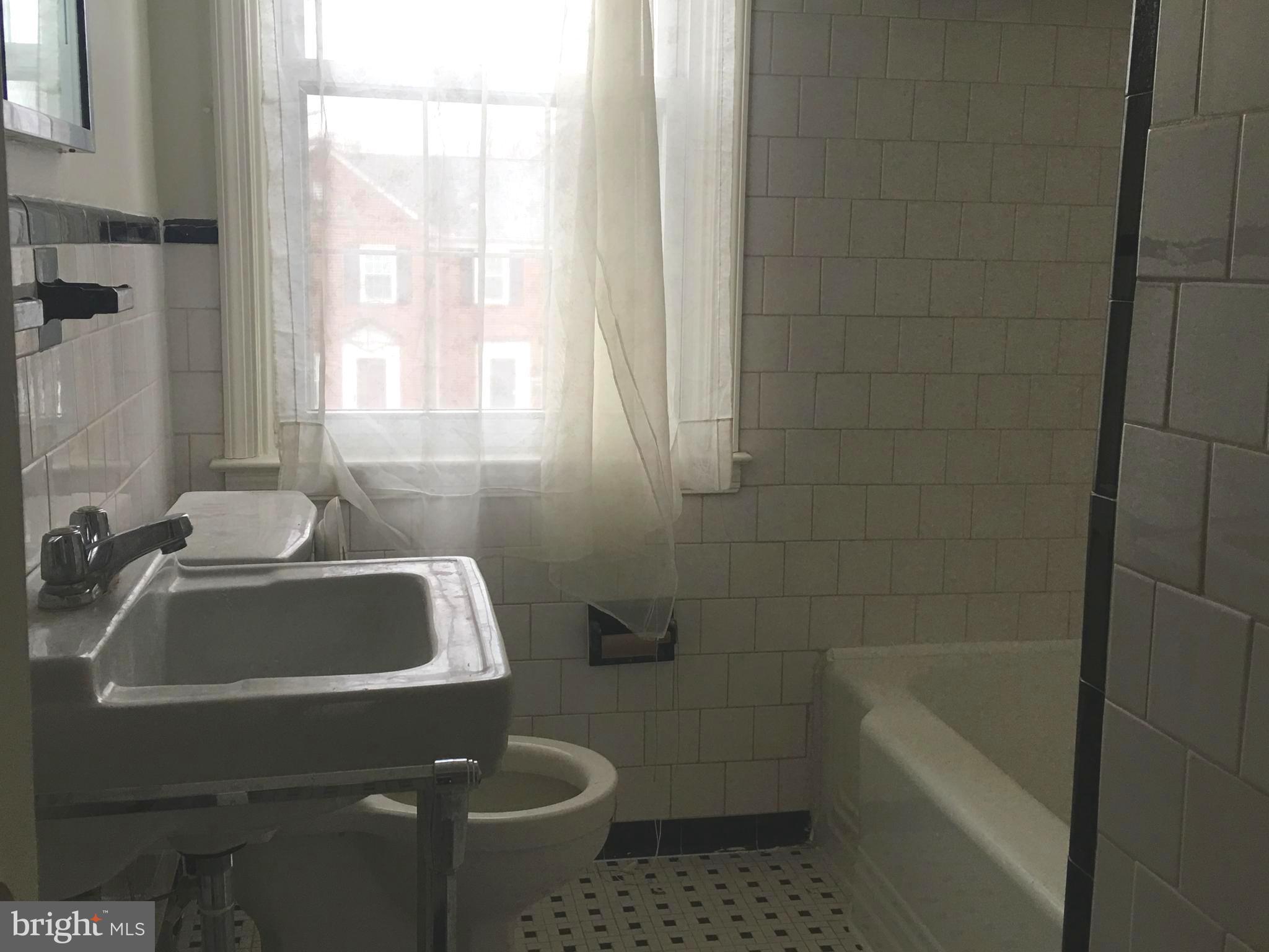 345 Old Trail Baltimore, MD 21212 - Photo 14 of 21 Bath