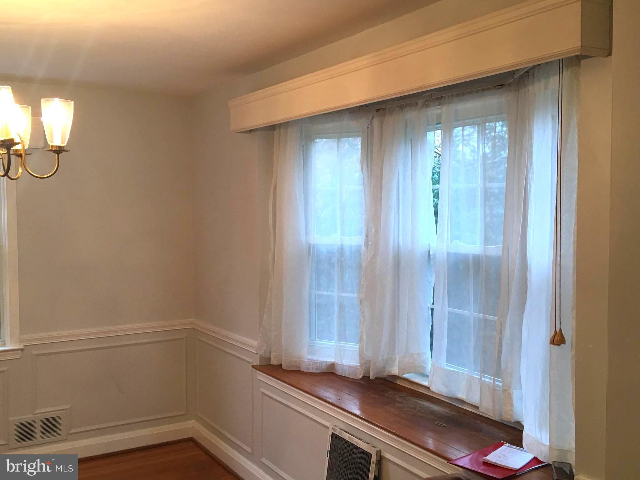 345 Old Trail Baltimore, MD 21212 - Photo 4 of 21 Dining Room