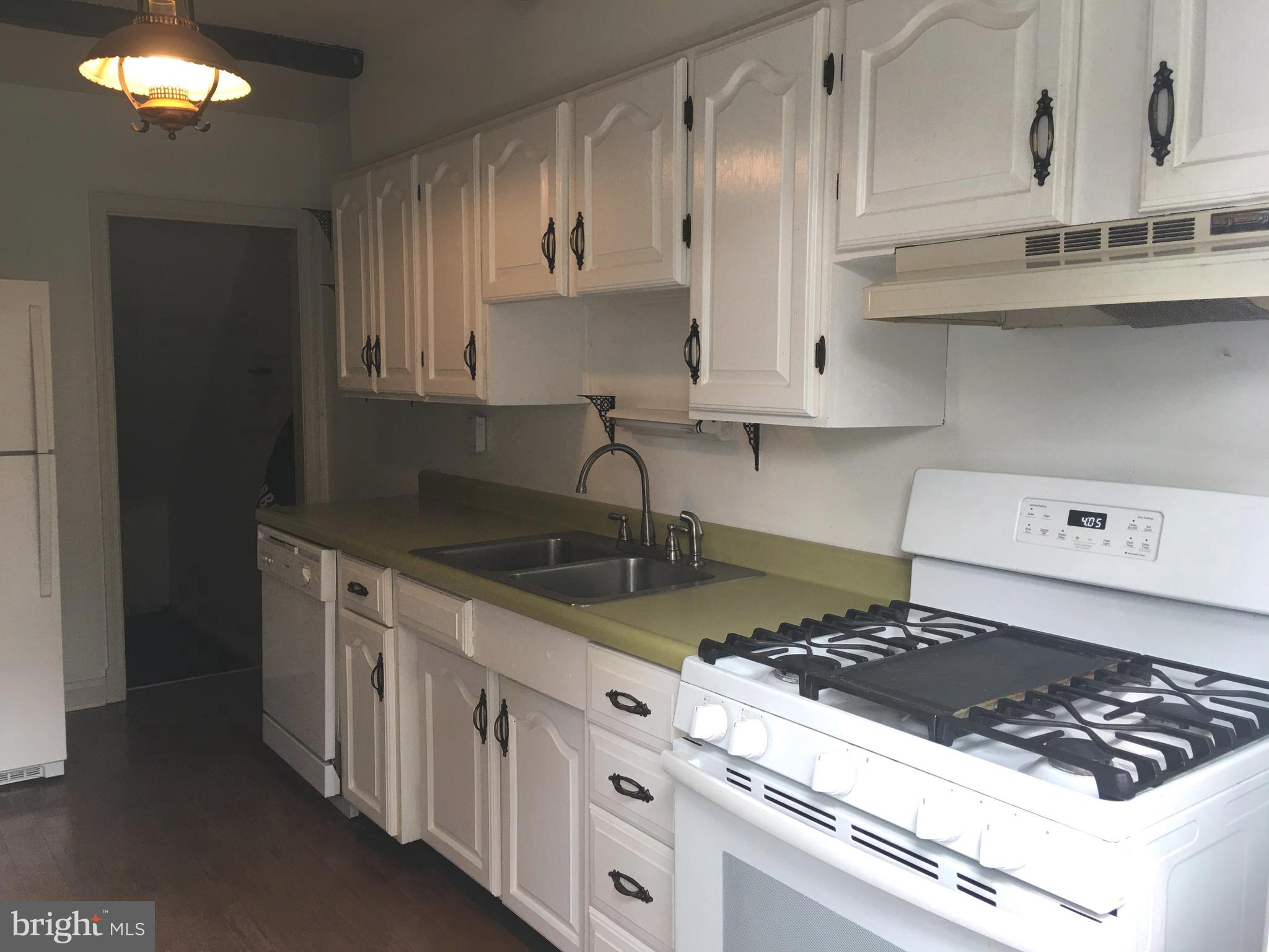 345 Old Trail Baltimore, MD 21212 - Photo 8 of 21 Kitchen