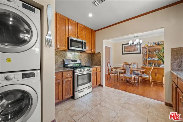 $899,000 | 14019 Bessemer Street, Van Nuys, CA 91401