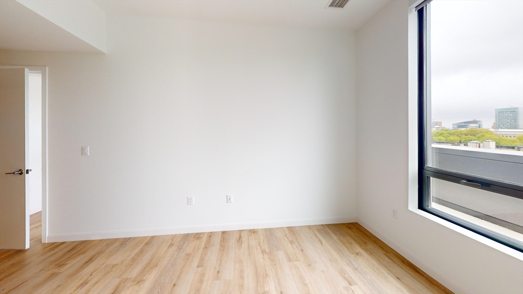60 Kilmarnock Street, Unit 842 Boston, MA 02215 - Photo 10 of 13 a view of an empty room and window