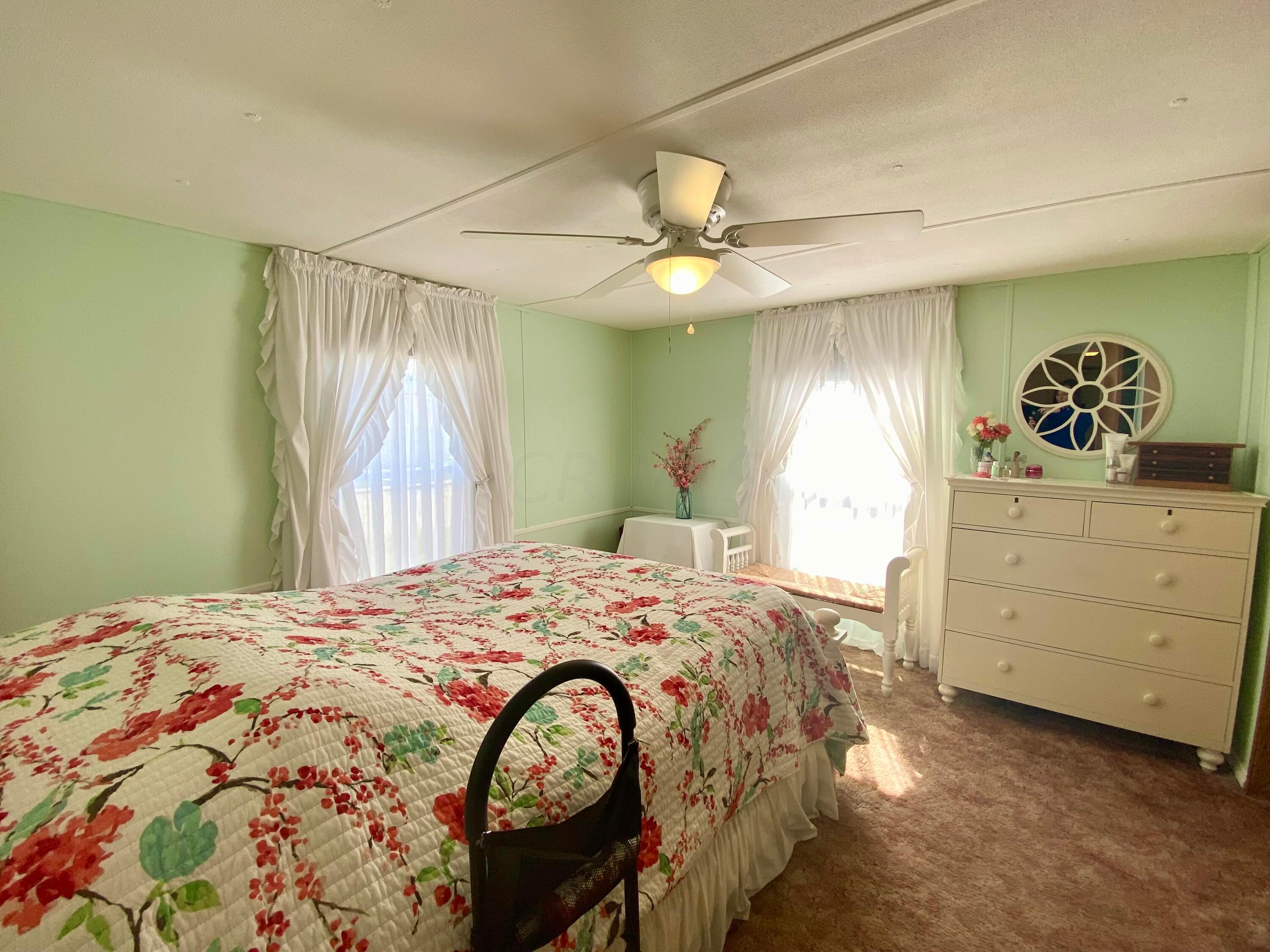 303 Ridgeview Drive Circleville, OH 43113 - Photo 15 of 22 owner's bedroom
