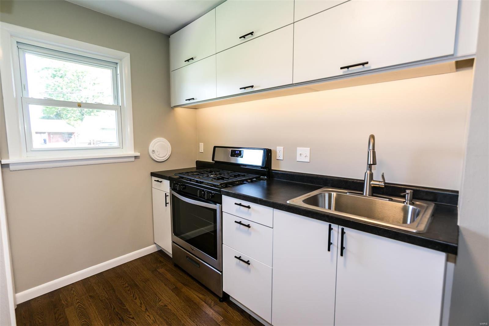 7805 Decatur Drive St. Louis, MO 63123 - Photo 11 of 25 Gallery Image 11