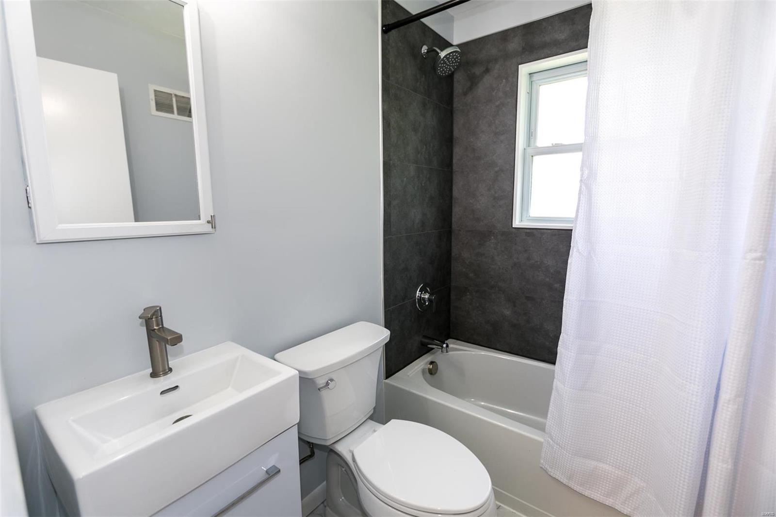 7805 Decatur Drive St. Louis, MO 63123 - Photo 16 of 25 Gallery Image 16