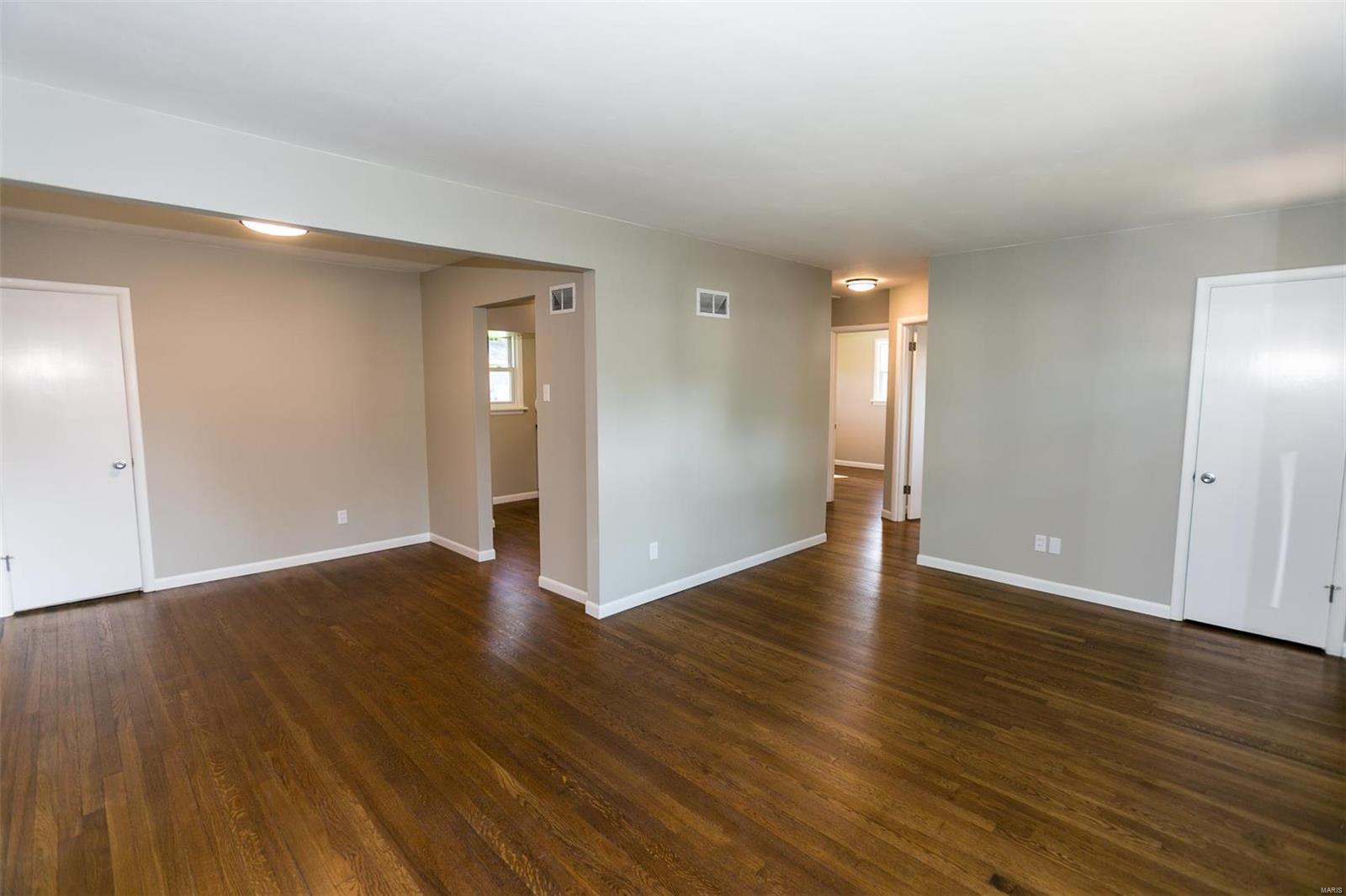 7805 Decatur Drive St. Louis, MO 63123 - Photo 6 of 25 Gallery Image 6