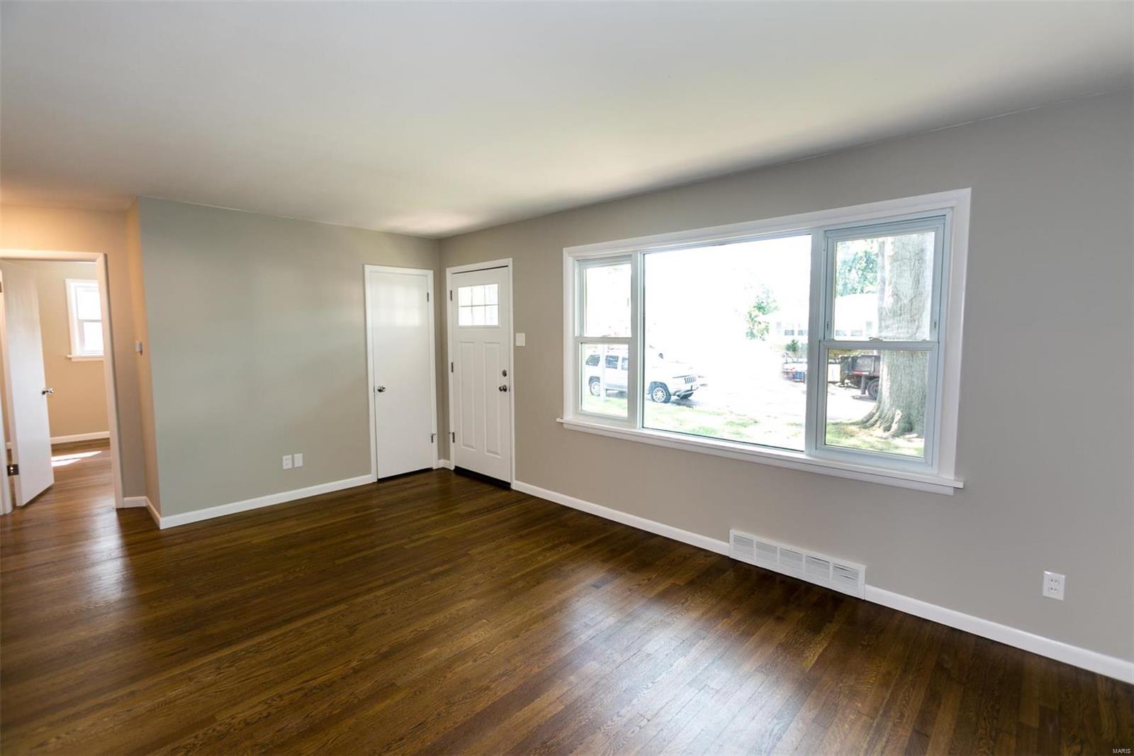 7805 Decatur Drive St. Louis, MO 63123 - Photo 7 of 25 Gallery Image 7