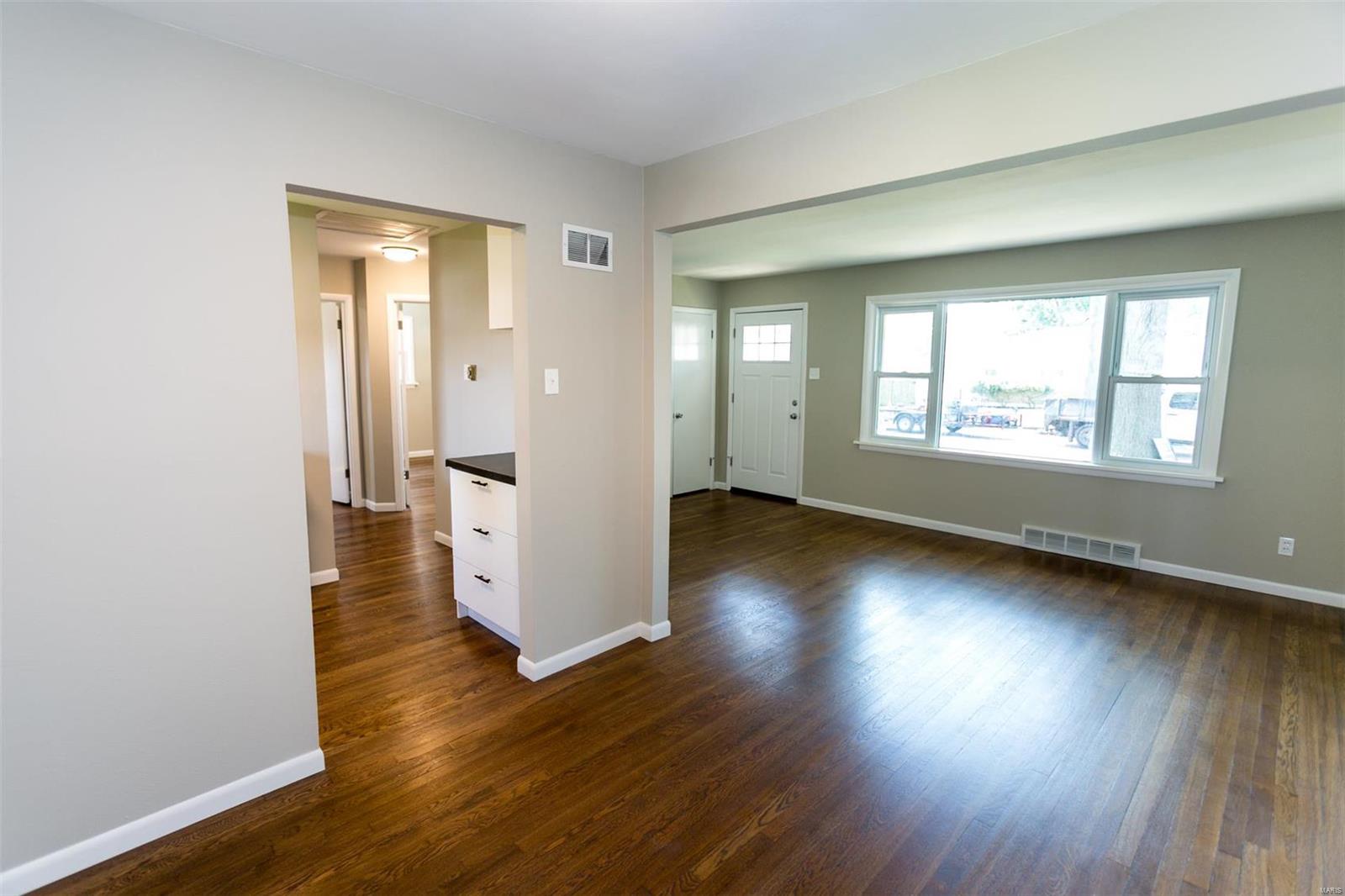 7805 Decatur Drive St. Louis, MO 63123 - Photo 9 of 25 Gallery Image 9