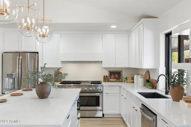 $1,499,000 | 1643 West Griswold Road, Phoenix, AZ 85021