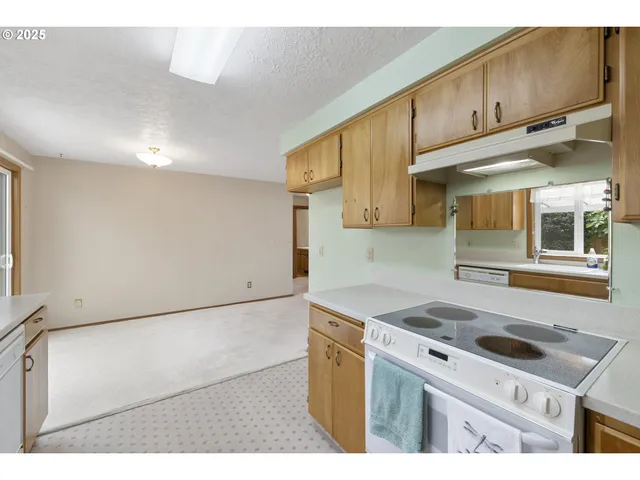 a view interior of a house and an empty room