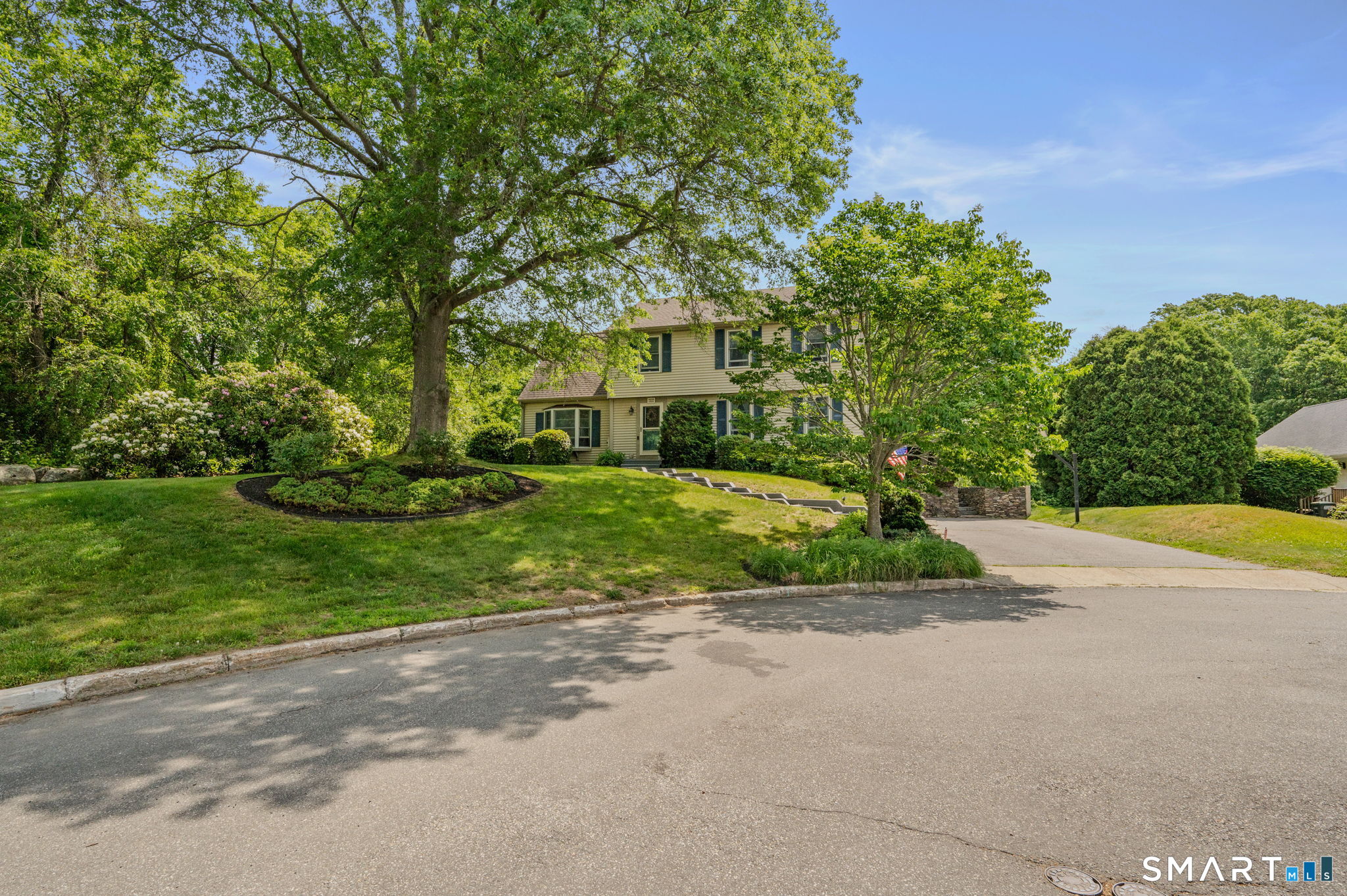 66 Clipper Court Groton, CT 06355 - Photo 2 of 40