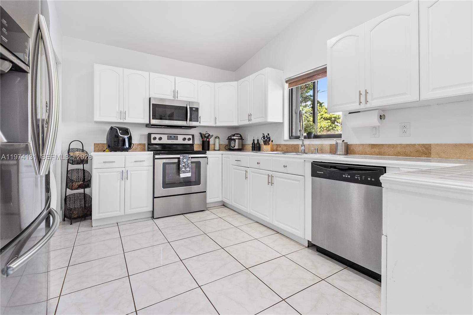 13648 Southwest 286th Terrace Homestead, FL 33033 - Photo 12 of 27