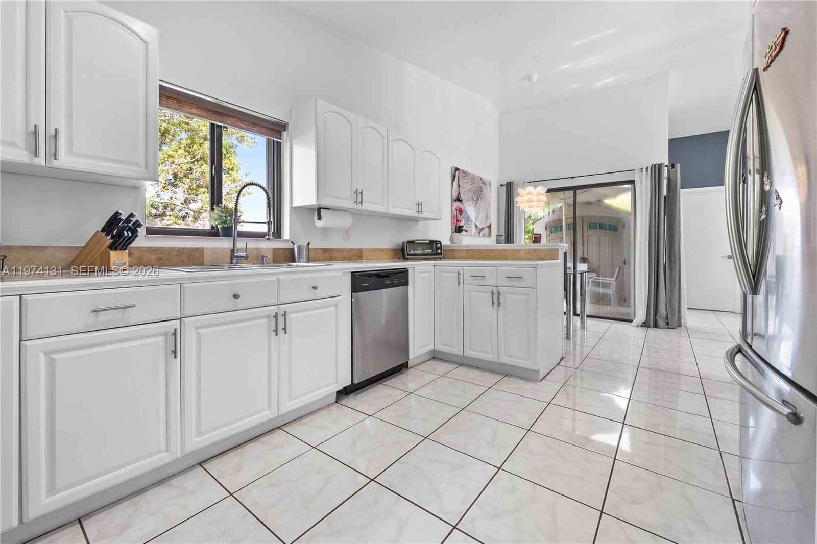 13648 Southwest 286th Terrace Homestead, FL 33033 - Photo 15 of 27