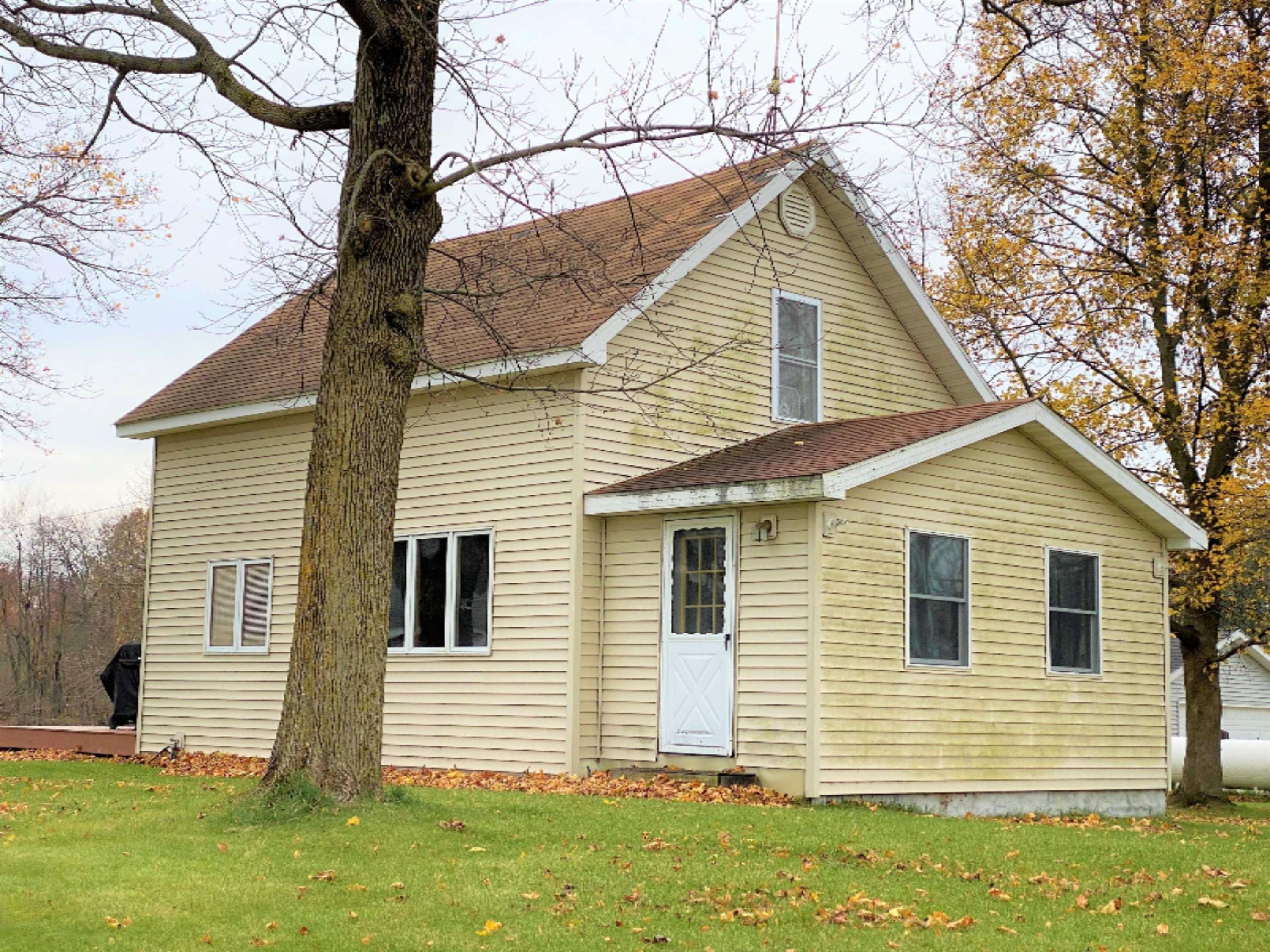 115 West Hobbs Road Delton, MI 49046 - Photo 1 of 17 IMG_112