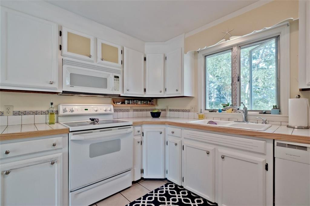 205 Rogers Road Yarmouth, ME 04096 - Photo 8 of 34 Photo