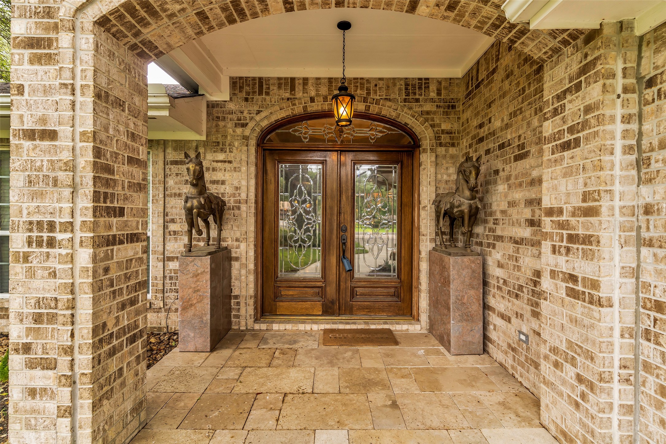 3519 Singleton Road Baytown, TX 77521 - Photo 5 of 42 Elegant entry to home