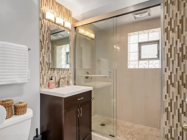 $3,850 | 822 North Waiola Avenue, La Grange Park, IL 60526