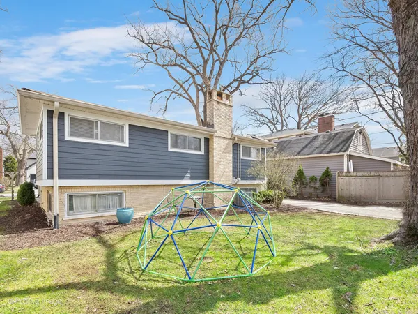 $3,850 | 822 North Waiola Avenue, La Grange Park, IL 60526