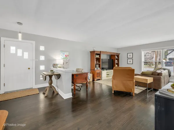 $3,850 | 822 North Waiola Avenue, La Grange Park, IL 60526