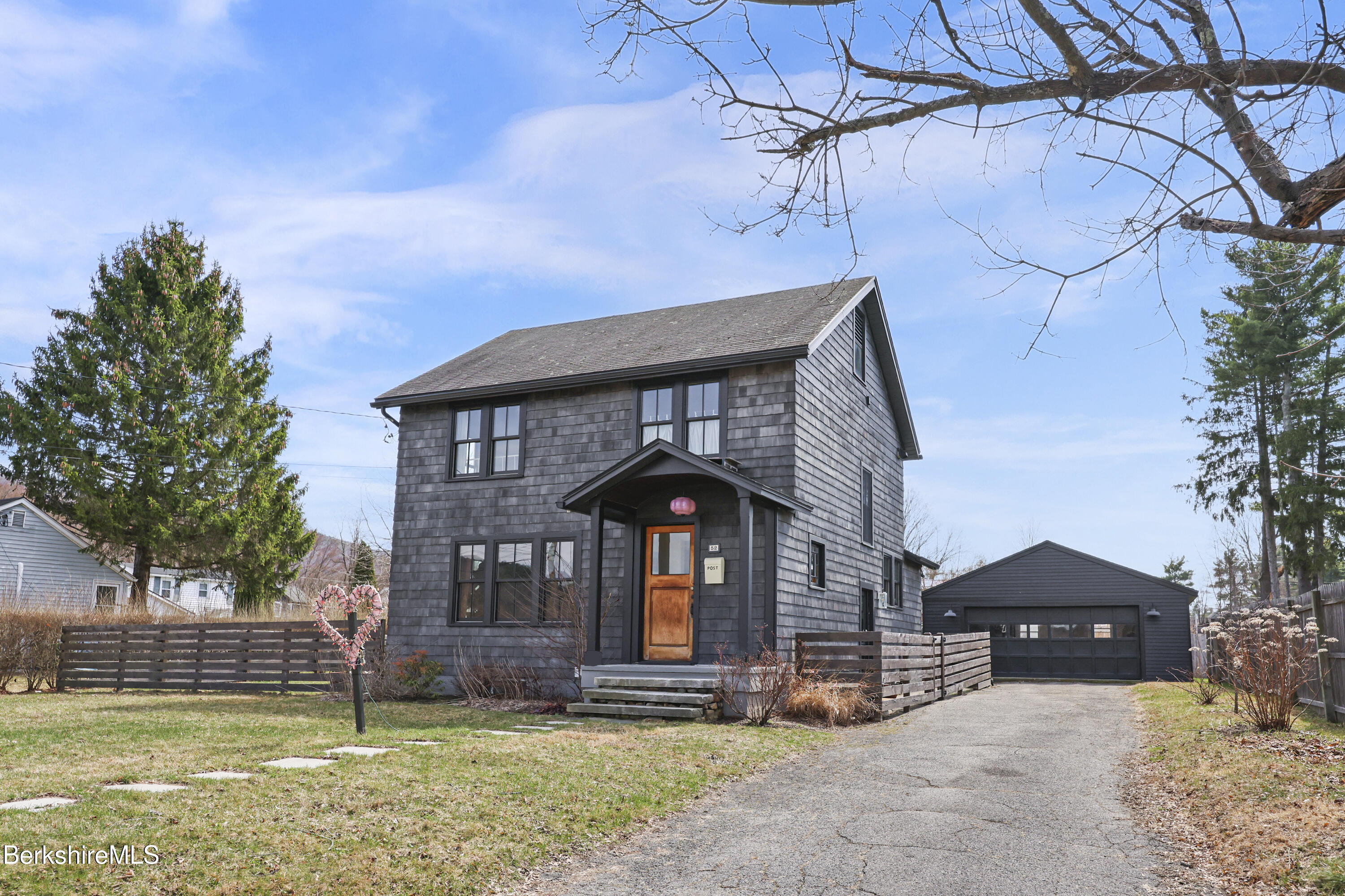 52 Reed St. GB