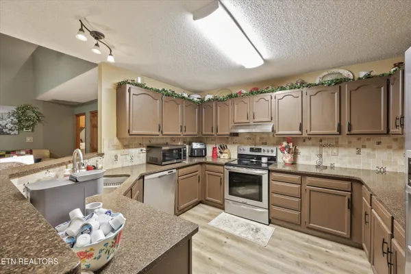 $369,999 | 7605 Applecross Road, Corryton, TN 37721