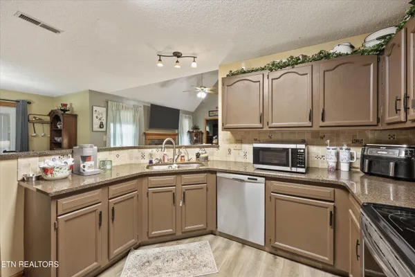 $369,999 | 7605 Applecross Road, Corryton, TN 37721