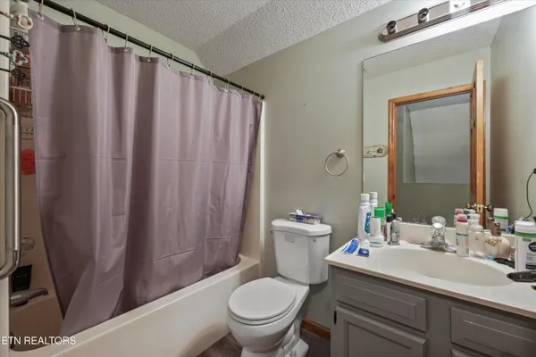 $369,999 | 7605 Applecross Road, Corryton, TN 37721