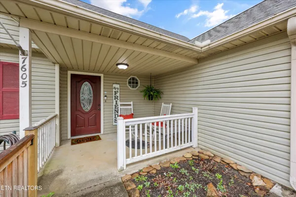 $369,999 | 7605 Applecross Road, Corryton, TN 37721