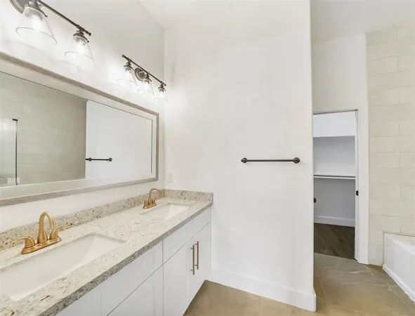 $1,650 | 4818 Paula Street, Unit B, Houston, TX 77033