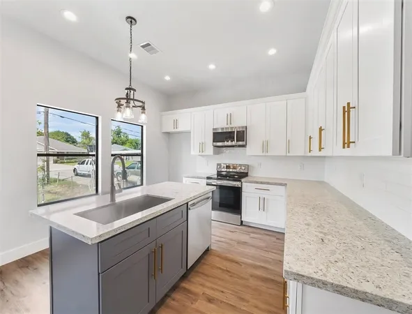 $1,650 | 4818 Paula Street, Unit B, Houston, TX 77033