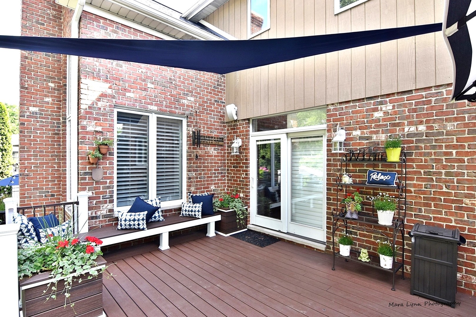 1914 North Ridge Avenue Arlington Heights, IL 60004 - Photo 42 of 50 a outdoor living space with furniture and a potted plant