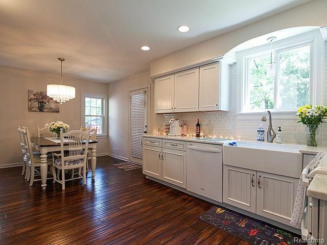 65 Riverside Drive Mount Clemens, MI 48043 - Photo 19 of 37 18_19.jpg