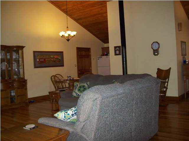 3656 Sailer Road Mount Vernon, IN 47620 - Photo 3 of 30 Gallery Image 3