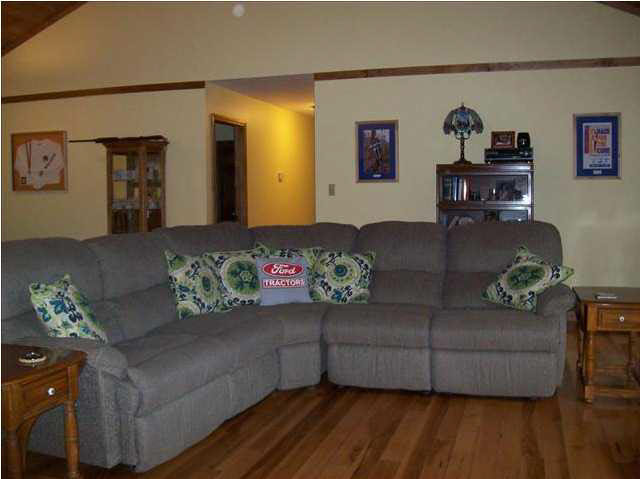 3656 Sailer Road Mount Vernon, IN 47620 - Photo 4 of 30 Gallery Image 4