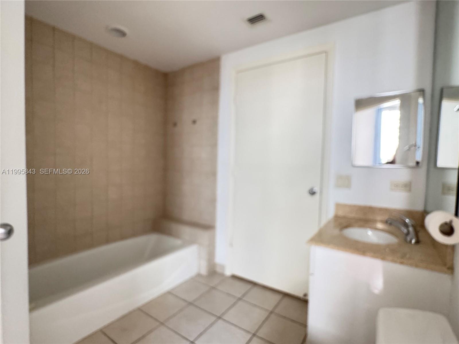 801 Brickell Key Boulevard, Unit 1204 Miami, FL 33131 - Photo 21 of 22