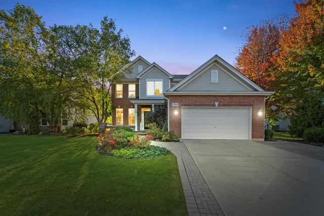 $575,000 | 25143 West Glen Oaks Lane, Shorewood, IL 60404