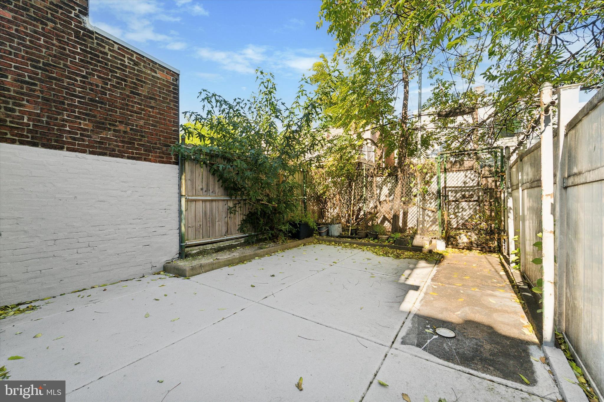 3052 Aramingo Avenue Philadelphia, PA 19134 - Photo 23 of 24 a view of backyard