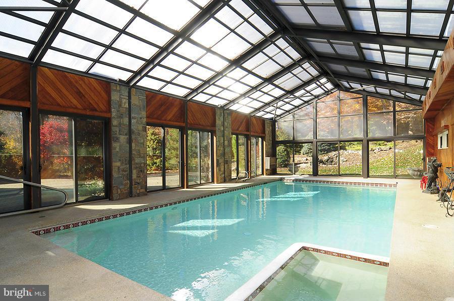 10008 Bentcross Drive Potomac, MD 20854 - Photo 24 of 26 Interior (General)