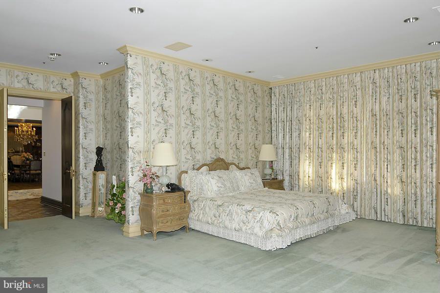 10008 Bentcross Drive Potomac, MD 20854 - Photo 9 of 26 Bedroom (Master)