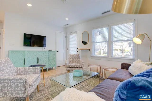 $2,595 | 620 Belmont Avenue, Charlottesville, VA 22902