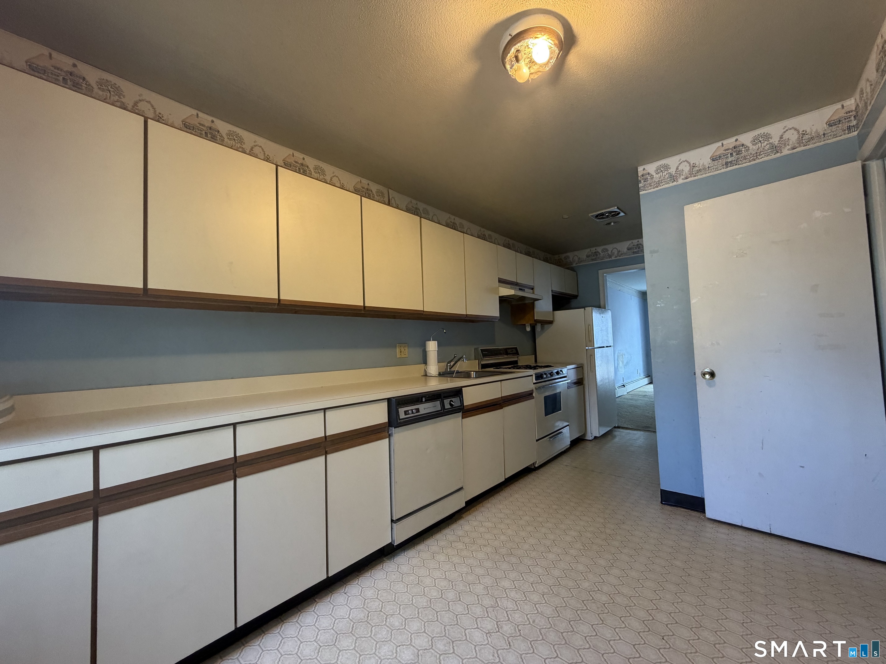 133 Florence Road, Unit A Branford, CT 06405 - Photo 3 of 11