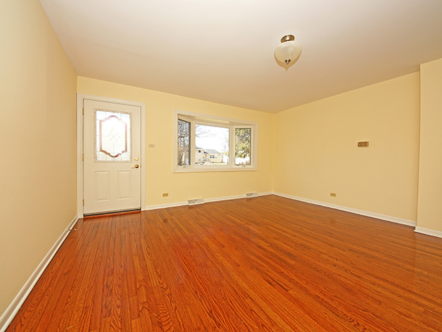 129 North Beverly Street Wheaton, IL 60187 - Photo 4 of 14