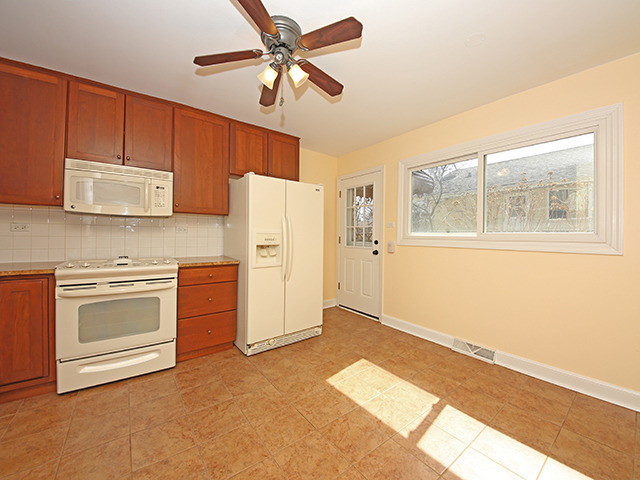 129 North Beverly Street Wheaton, IL 60187 - Photo 6 of 14